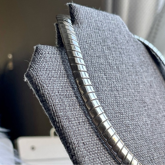 VINTAGE | CHUNKY SILVER TONE OMEGA CHAIN PANEL COLLAR 5.5" Inner Diameter - Picture 5 of 12